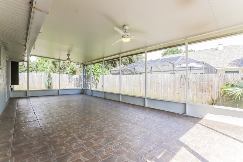 2,315/Mo, 2006 Green Juniper Ln Brandon, FL 33511 Sun Room View