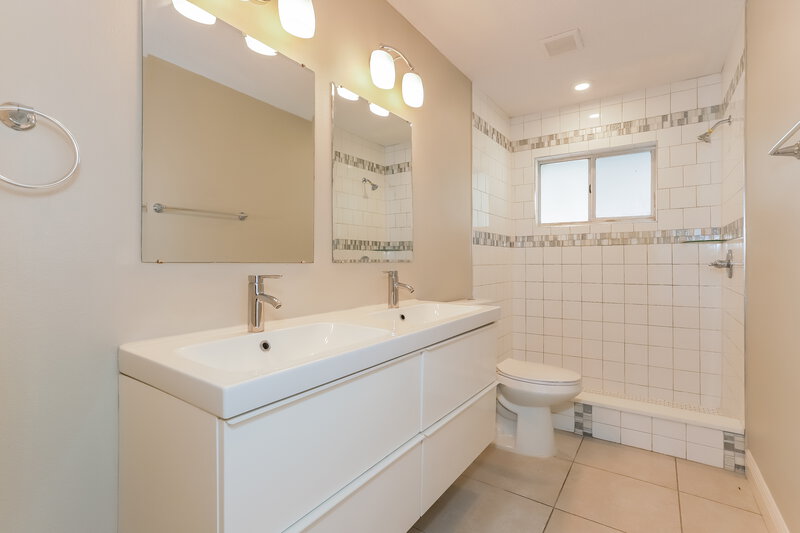 2,315/Mo, 2006 Green Juniper Ln Brandon, FL 33511 Bathroom View
