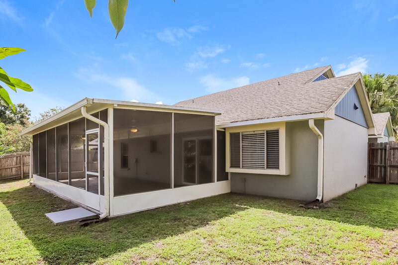 2,315/Mo, 2006 Green Juniper Ln Brandon, FL 33511 Rear View