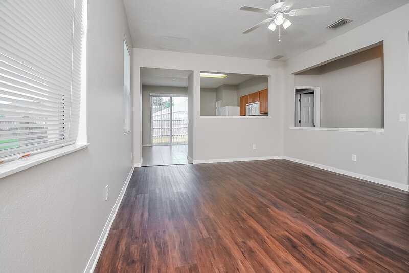 2,015/Mo, 10920 Golden Silence Dr Riverview, FL 33579 Living Room View