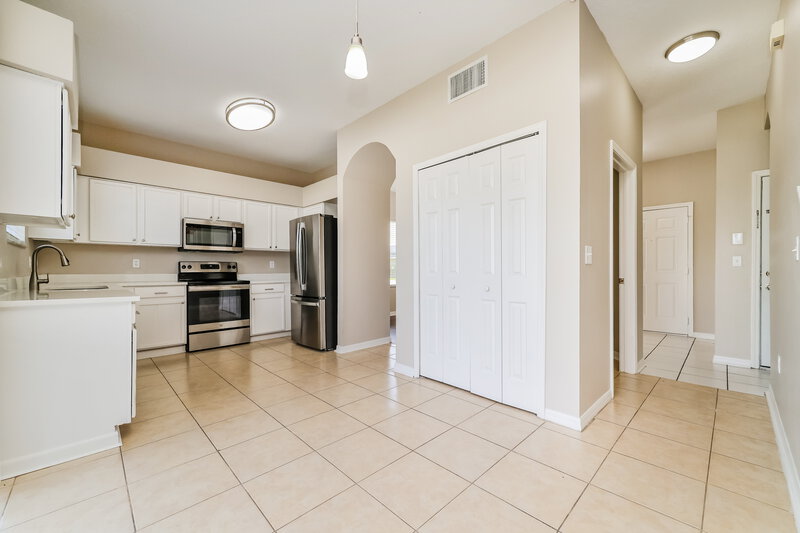 2,180/Mo, 12026 Bridge Point Ln Riverview, FL 33579 Breakfast Nook View