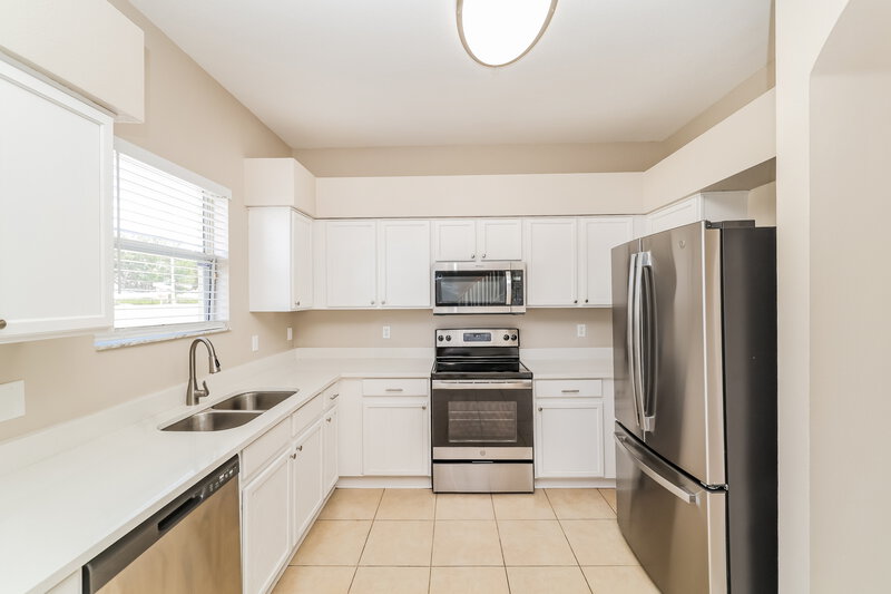 2,180/Mo, 12026 Bridge Point Ln Riverview, FL 33579 Kitchen View