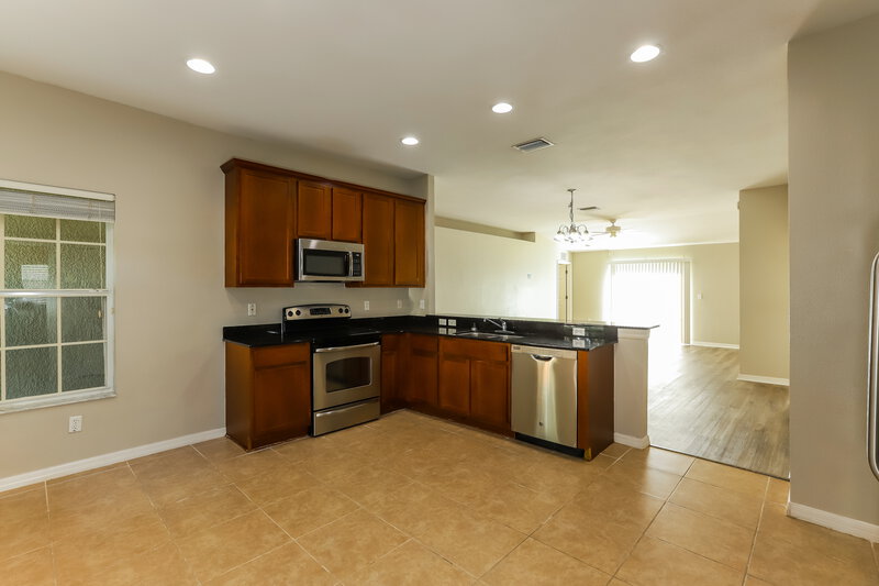 3,300/Mo, 3927 Constantine Loop Wesley Chapel, FL 33543 Kitchen View 2