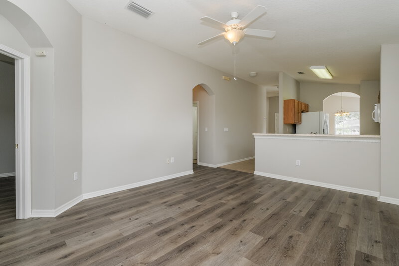 2,085/Mo, 8350 Crescent Moon Dr New Port Richey, FL 34655 Living Room View 2