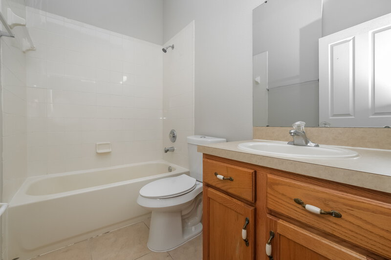 2,085/Mo, 8350 Crescent Moon Dr New Port Richey, FL 34655 Bathroom View