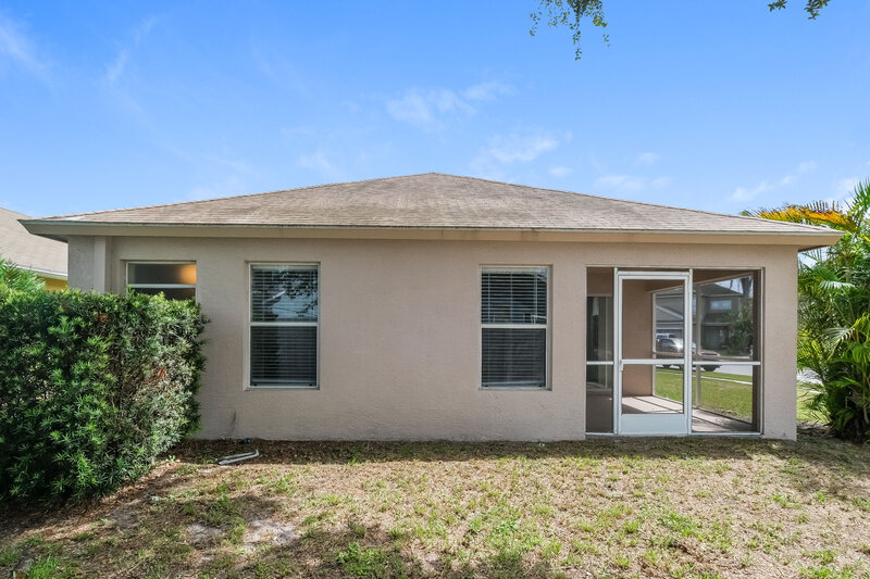 2,085/Mo, 8350 Crescent Moon Dr New Port Richey, FL 34655 Rear View