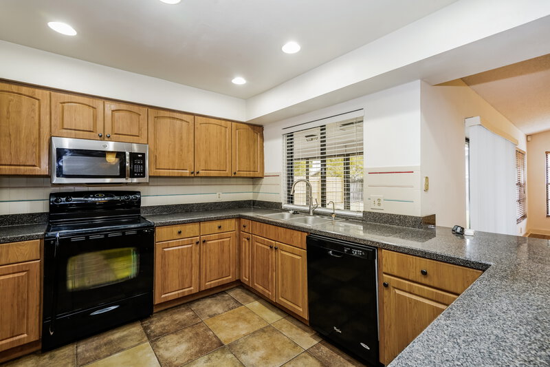 2,680/Mo, 2535 Arborwood Dr Valrico, FL 33596 Kitchen View