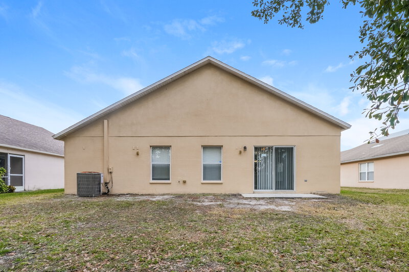 3,400/Mo, 5310 Braddock Dr Zephyrhills, FL 33541 Rear View
