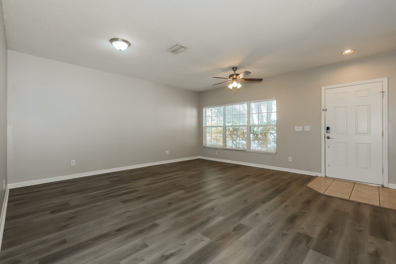 1,890/Mo, 454 Summer Sails Dr Valrico, FL 33594 Living Room View