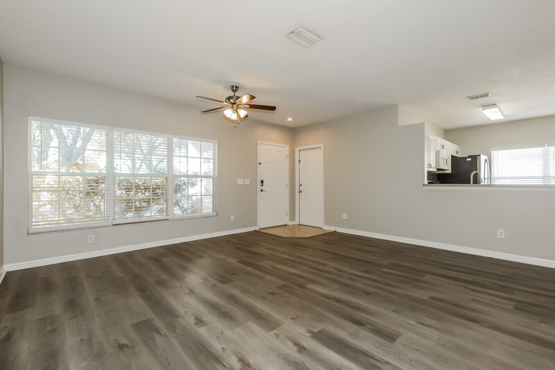 1,890/Mo, 454 Summer Sails Dr Valrico, FL 33594 Living Room View 2