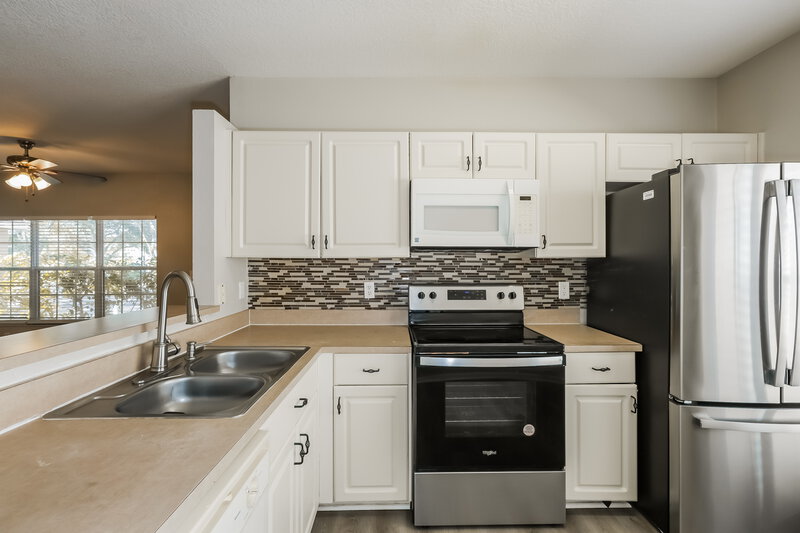 1,890/Mo, 454 Summer Sails Dr Valrico, FL 33594 Kitchen View 3