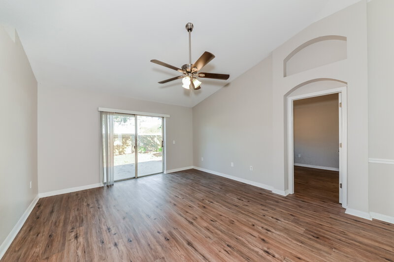 3,430/Mo, 12807 Kings Lake Dr Gibsonton, FL 33534 Living Room View 2