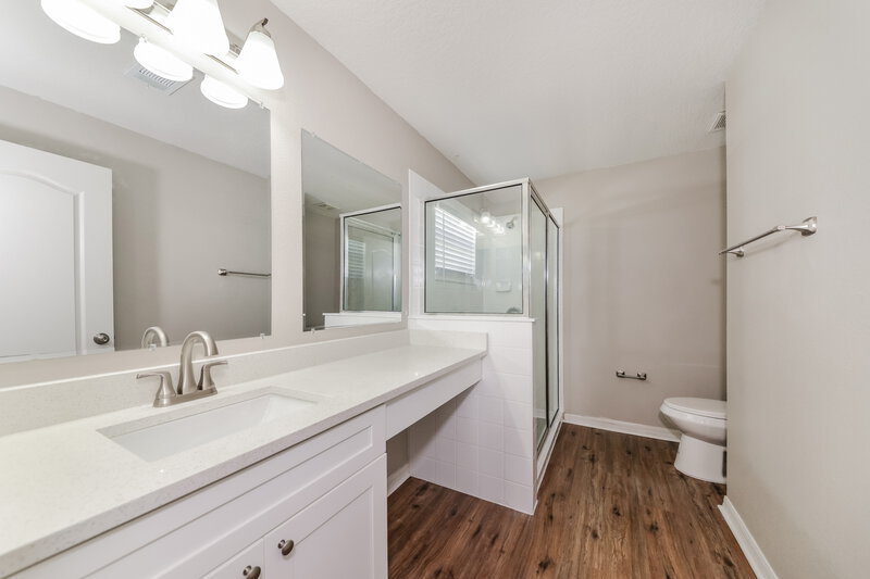 3,430/Mo, 12807 Kings Lake Dr Gibsonton, FL 33534 Main Bathroom View