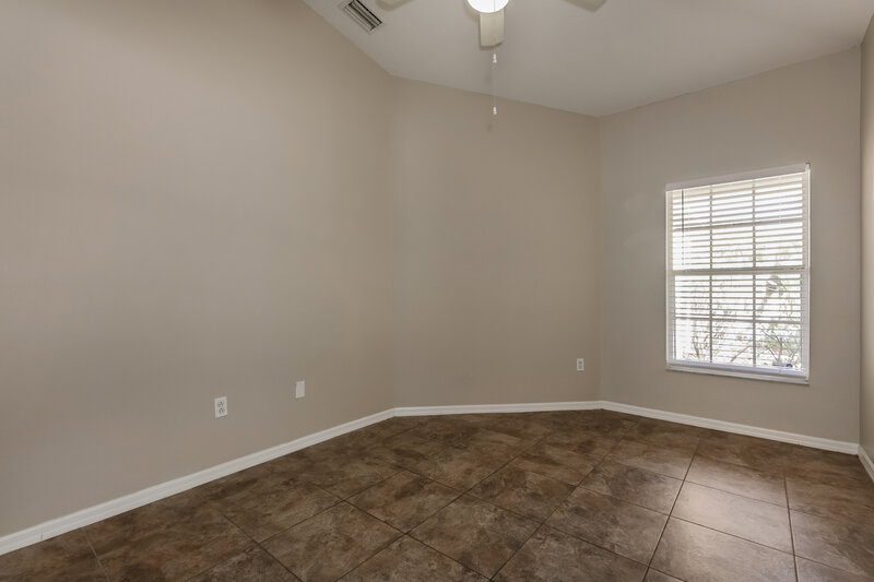 2,225/Mo, 402 Maple Pointe Dr Seffner, FL 33584 Office View