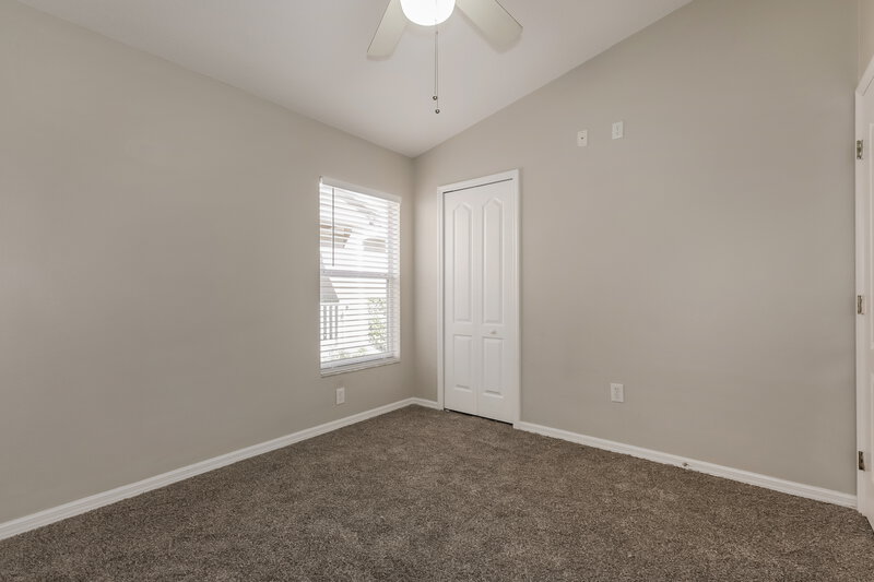 2,225/Mo, 402 Maple Pointe Dr Seffner, FL 33584 Bedroom View