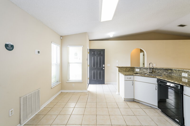 2,130/Mo, 4606 Horseshoe Pick Ln Valrico, FL 33594 Kitchen View 3