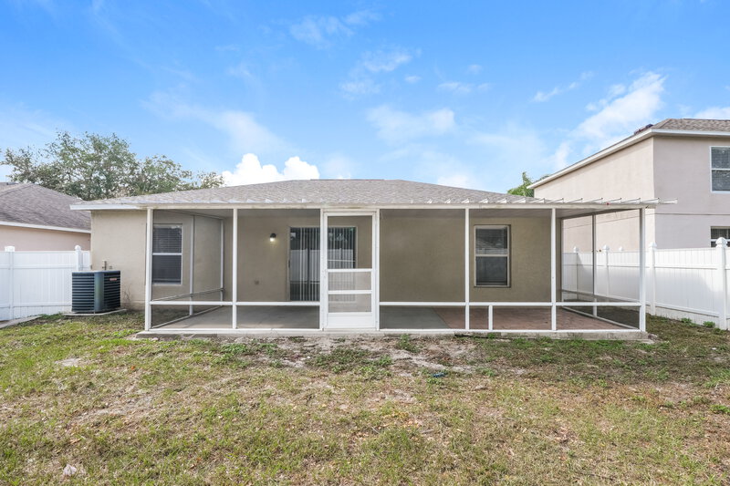 2,130/Mo, 4606 Horseshoe Pick Ln Valrico, FL 33594 Rear View