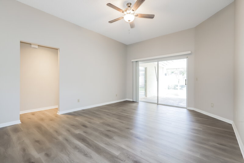 2,010/Mo, 1966 Erin Brooke Dr Valrico, FL 33594 Living Room View