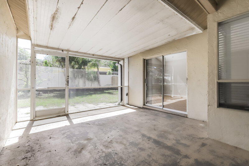 2,010/Mo, 1966 Erin Brooke Dr Valrico, FL 33594 Screen Porch View