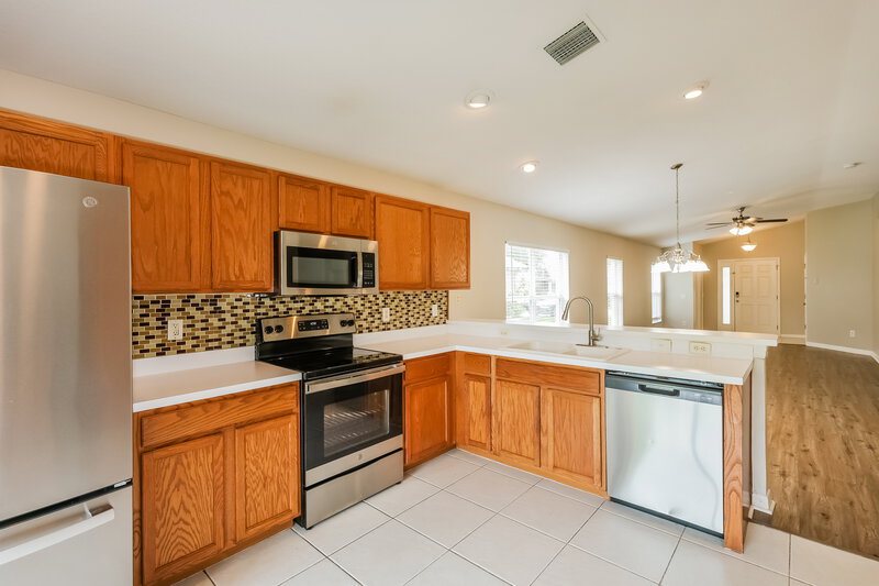 1,870/Mo, 12706 White Bluff Rd Hudson, FL 34669 Kitchen View 3