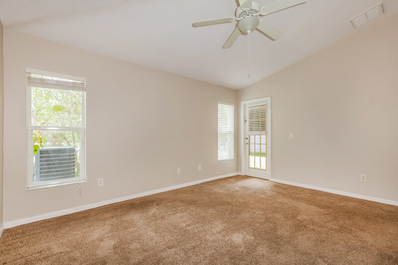 1,870/Mo, 12706 White Bluff Rd Hudson, FL 34669 Main Bedroom View