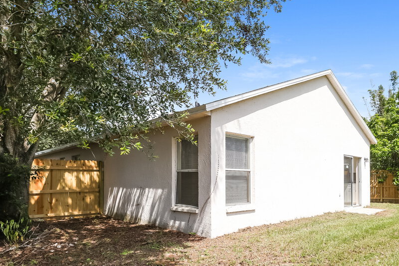 2,235/Mo, 9837 Morris Glen Way Temple Terrace, FL 33637 Rear View