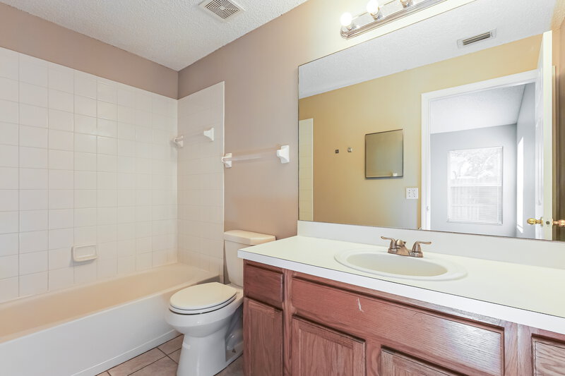 2,235/Mo, 9837 Morris Glen Way Temple Terrace, FL 33637 Bathroom View