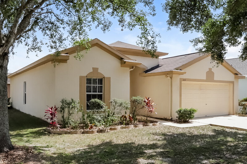 2,070/Mo, 502 Magnolia Pointe Ct Seffner, FL 33584 Front View