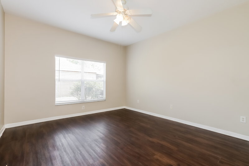 2,070/Mo, 502 Magnolia Pointe Ct Seffner, FL 33584 Main Bedroom View