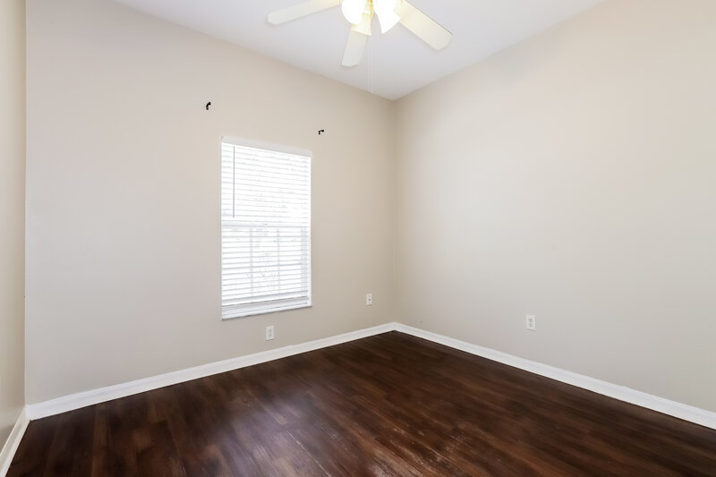 2,070/Mo, 502 Magnolia Pointe Ct Seffner, FL 33584 Bedroom View 2