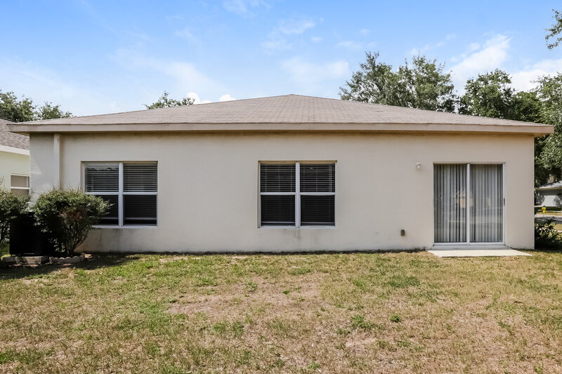 2,070/Mo, 502 Magnolia Pointe Ct Seffner, FL 33584 Rear View