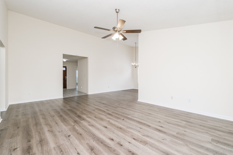 3,820/Mo, 10147 Cedar Dune Dr Tampa, FL 33624 Living Room View 2