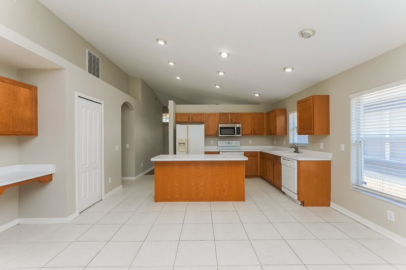 2,605/Mo, 3004 Prairie Iris Dr Land O' Lakes, FL 34638 Floorplan View 2