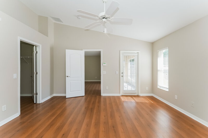 2,605/Mo, 3004 Prairie Iris Dr Land O' Lakes, FL 34638 Main Bedroom View 2