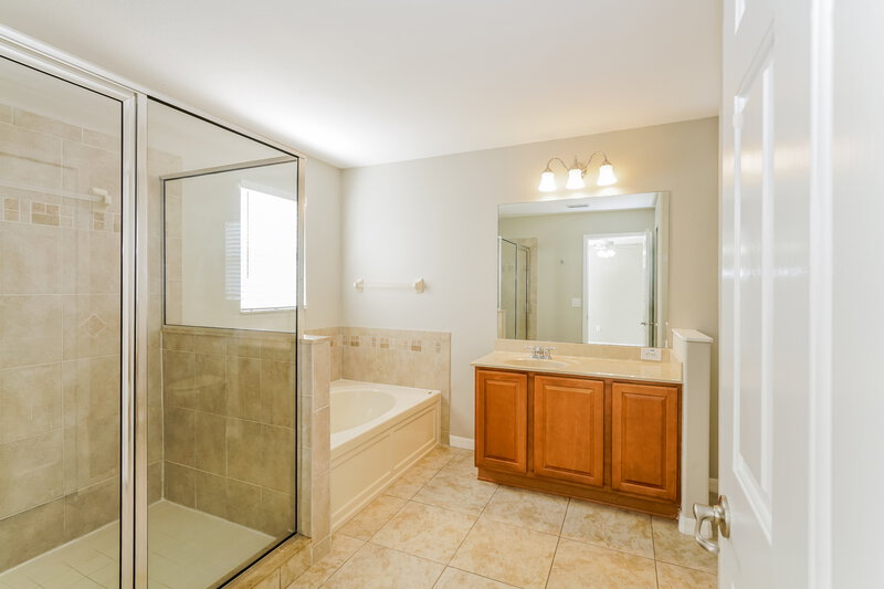 1,930/Mo, 12632 Saulston Pl Hudson, FL 34669 Main Bathroom View