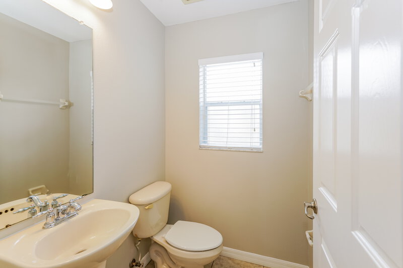 1,930/Mo, 12632 Saulston Pl Hudson, FL 34669 Bathroom View 2