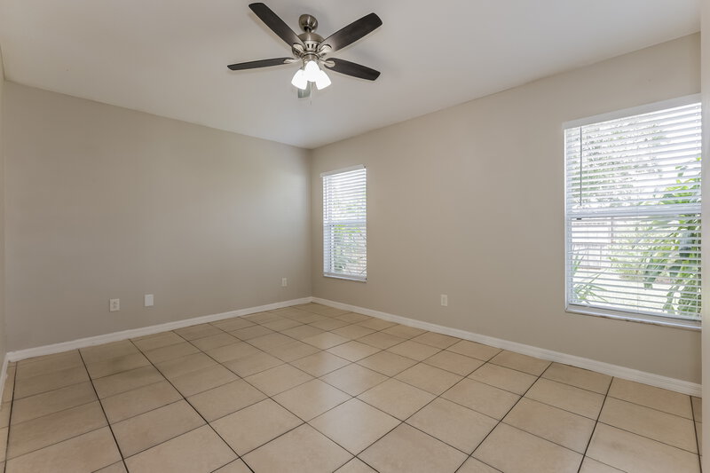 2,065/Mo, 2614 Lansbury Pl Seffner, FL 33584 Main Bedroom View