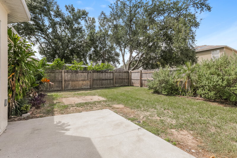 2,065/Mo, 2614 Lansbury Pl Seffner, FL 33584 Backyard View