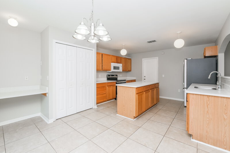 2,270/Mo, 6300 Tabogi Trl Wesley Chapel, FL 33545 Dining Room View