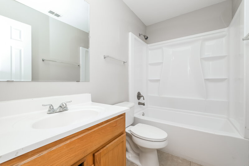 2,270/Mo, 6300 Tabogi Trl Wesley Chapel, FL 33545 Bathroom View