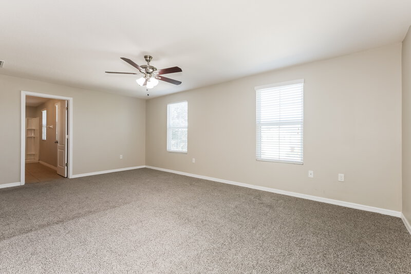 2,160/Mo, 6305 Merrifield Dr Zephyrhills, FL 33541 Main Bedroom View