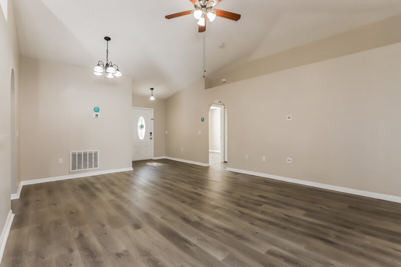 2,025/Mo, 12938 Bridleford Dr Gibsonton, FL 33534 Living Room View