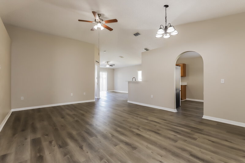 2,025/Mo, 12938 Bridleford Dr Gibsonton, FL 33534 Living Room View 2