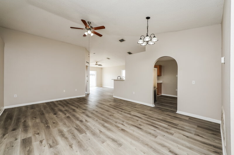 2,065/Mo, 12938 Bridleford Dr Gibsonton, FL 33534 Living Room View 2