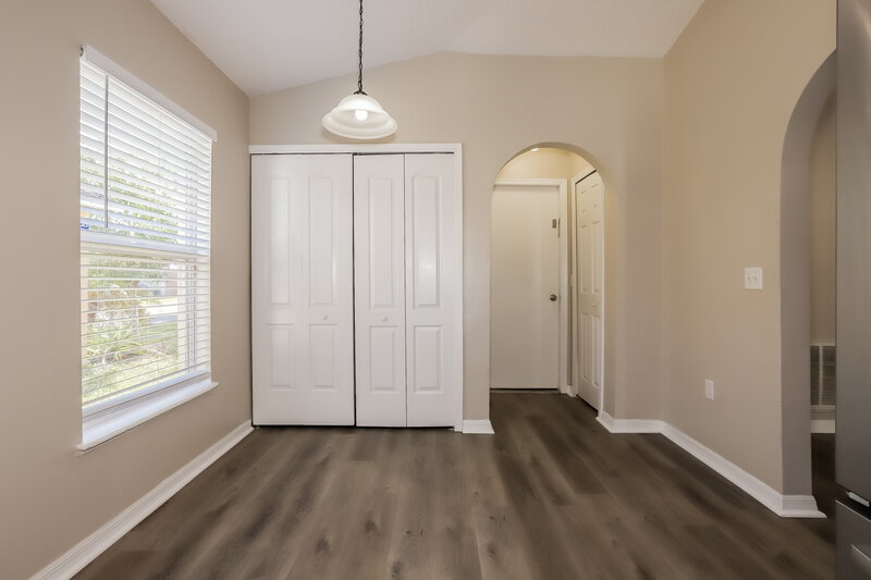 2,025/Mo, 12938 Bridleford Dr Gibsonton, FL 33534 Breakfast Nook View