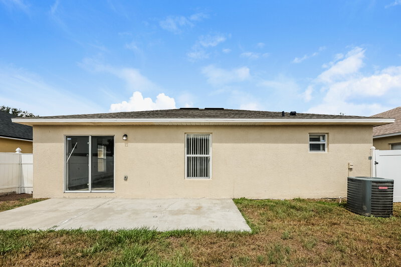 2,065/Mo, 12938 Bridleford Dr Gibsonton, FL 33534 Rear View