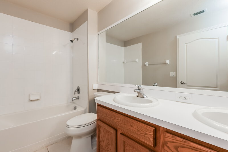 2,325/Mo, 31343 Heatherstone Dr Wesley Chapel, FL 33543 Bathroom View