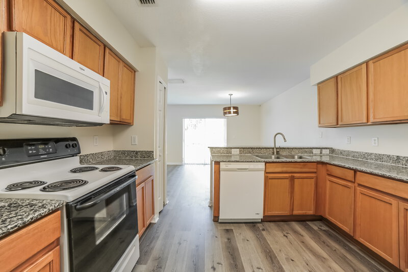 2,315/Mo, 10803 Summerton Dr Riverview, FL 33579 Kitchen View 2