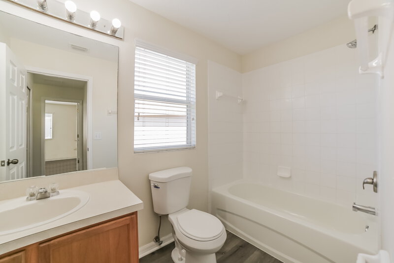 2,315/Mo, 10803 Summerton Dr Riverview, FL 33579 Bathroom View