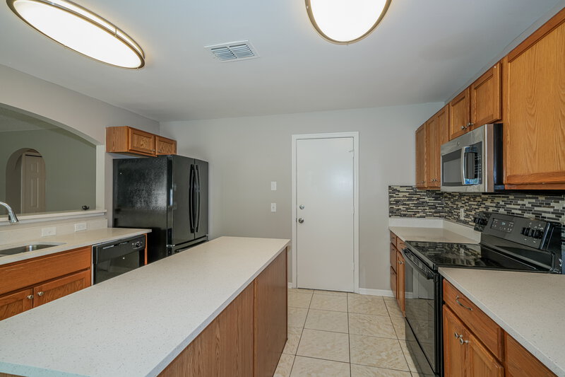 3,640/Mo, 13809 Gentle Woods Ave Riverview, FL 33569 Kitchen View 2